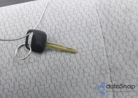 2004 Toyota Corolla Le z USA, uszkodzony, nr VIN 2T1BR32E44C178725